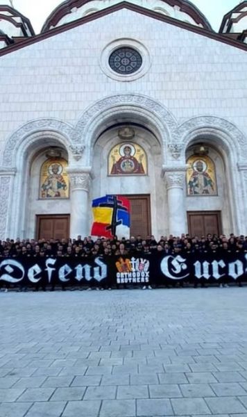 Sârbii s-au pozat cu românii    FOTO.  Imaginea postată de   ultrașii din țară care fac deplasarea la Zenica,  pentru meciul Bosnia - România