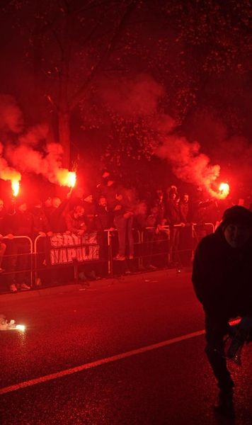 Protestul fanaticilor     FOTO.  BH Fanaticos, nucleul dur al galeriei Bosniei, s-a ținut de cuvânt! Protest vizibil din afara arenei:   atacuri și la adresa românilor