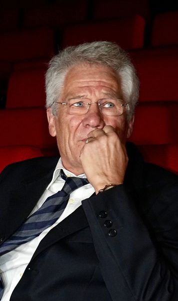 „S-a născut să fie mare”   Reacțiile invitaților la premiera lui   Boloni:  „Poate să ia naționala oricând” + O nouă apariție a lui Valentin Ceaușescu