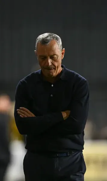 Atac direct la Mircea Lucescu    Mircea Rednic,    după ce naționala a ratat calificarea directă la CM: „Trebuie disciplină! Nu suntem la echipa satelor”