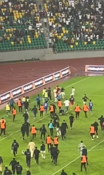 Scandal uriaș la meciul lui Reghecampf     FOTO+VIDEO.  Victoria românului din Liga Campionilor Africii, umbrită de o   bătaie generală
