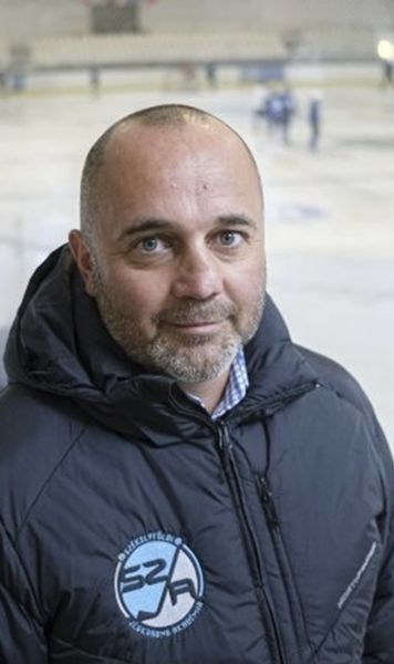 Infrastructura distruge hocheiul  De ce tot mai multe cluburi din România   naturalizează jucători străini?  Șeful FRH: „E o frustrare în rândul românilor”