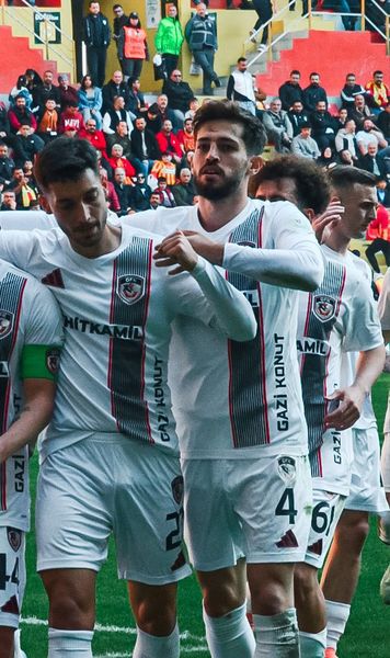 Alex Maxim, gol în Turcia    FOTO.  Căpitanul lui Gaziantep a marcat într-o   victorie mare  a echipei sale