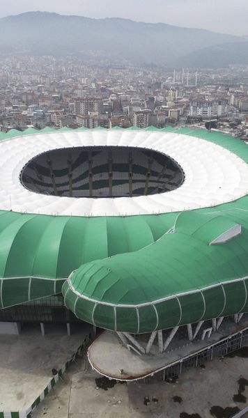 „Capcana” turcilor pentru români  De ce Turcia nu vrea ca barajul cu „tricolorii” să se dispute la Istanbul » Am putea juca pe ciudatul   „stadion-crocodil”