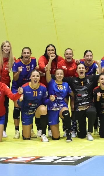 România, 3 victorii din 3  Elevele lui Ovidiu Mihăilă câștigă fără emoții   Trofeul Carpați  » Urmează participarea la Campionatul Mondial