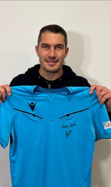 Istvan Kovacs, ce gest!  Tricoul în care a arbitrat Liverpool - PSG, scos la licitație!   Unde ajung banii  și cum poți participa