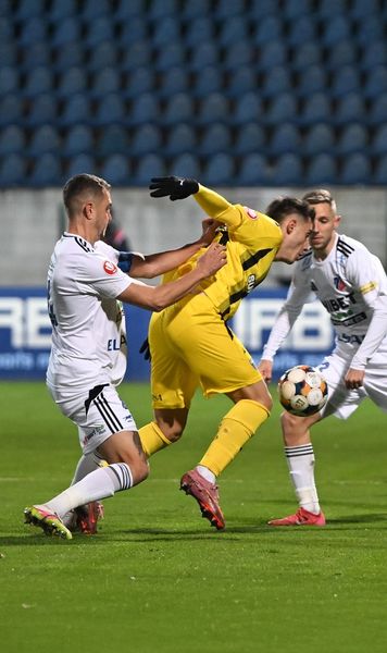 Botoșani - Dinamo 1-1    Egal ideal pentru Rapid.  „Câinii” pleacă acasă cu un punct, în ciuda avalanșei de ocazii