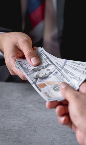 Blat de zeci de mii de dolari!  Mărturisire la Parchet.   Cine a instigat, cine și cât a plătit, cine a luat banii.  Au pariat pe meci în străinătate