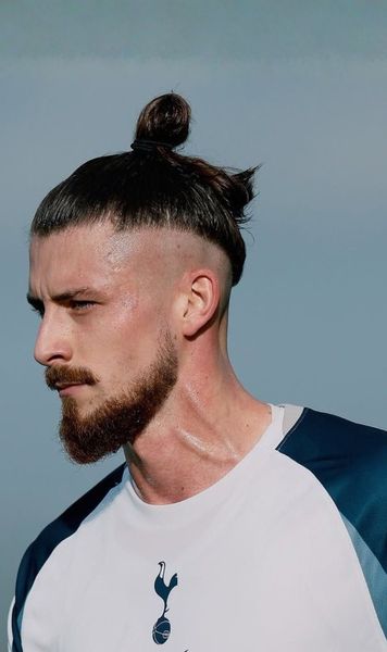 Drăgușin pleacă?!  Sursele GOLAZO.ro susțin că stoperul ar putea părăsi Tottenham.   Scopul: meciul naționalei cu Turcia