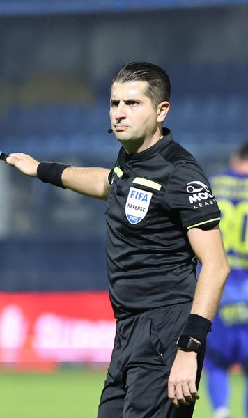 Chivulete, atacat de Balaj  Arbitrul VAR a fost taxat dur pentru   gafa din meciul UTA - U Cluj:  „Blochează locul!”