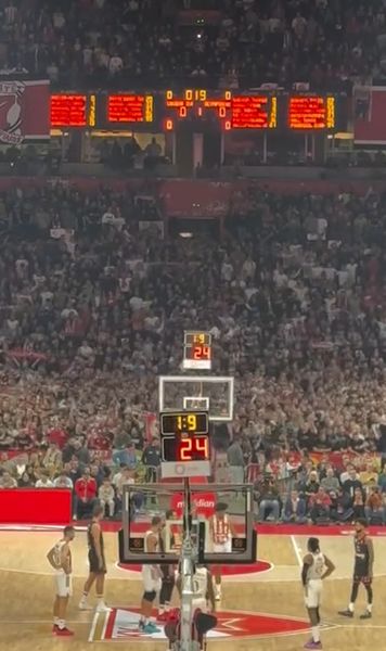 S-au încălzit în Euroligă    VIDEO.  GOLAZO.ro a fost la   Steaua Roșie - Olympiacos:  18.000 de fani, galerii înfrățite și o atmosferă fantastică