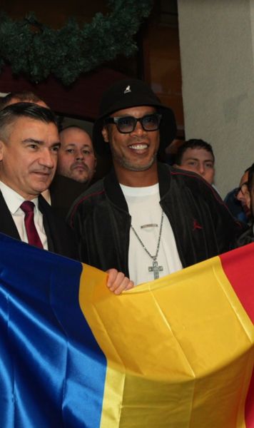 Ronaldinho joacă la Iași  Superstarul brazilian,  venit în Copou pentru un meci demonstrativ: imagini de la petrecerea dinaintea meciului + Percepe   tarife uriașe!