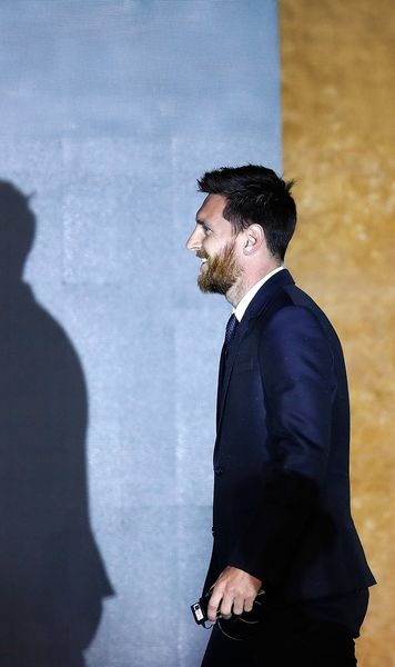 Umbra lui Messi peste Barcelona  Ce făceau toți directorii catalani: „M-am culcat sperând că va spune da”.   Totul depindea de el
