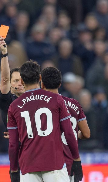 Paqueta, eliminare bizară   Fanii îl acuză că a luat două „galbene”   pentru  pariuri:  „Comportament absurd, voia să fie trimis la vestiare”