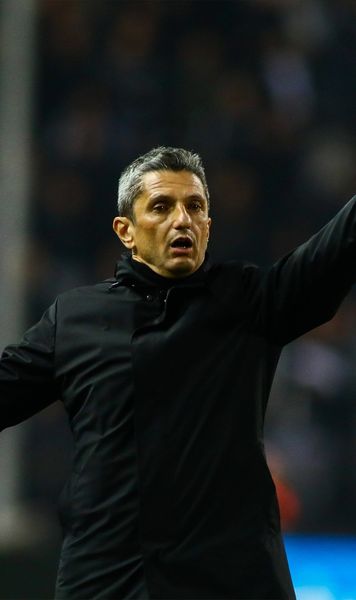 Scandal cu arbitrul polițist!    Lucescu a răzbufnit pe teren  după jocul lui PAOK, urlând la fanii adverși și protestând contra „centralului”