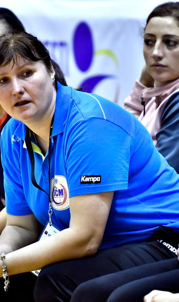 Sfat înainte de Ungaria - România     Luminița Huțupan  le ține pumnii tricolorelor: „Nu este un joc al rivalității. Să aibă tupeu!”