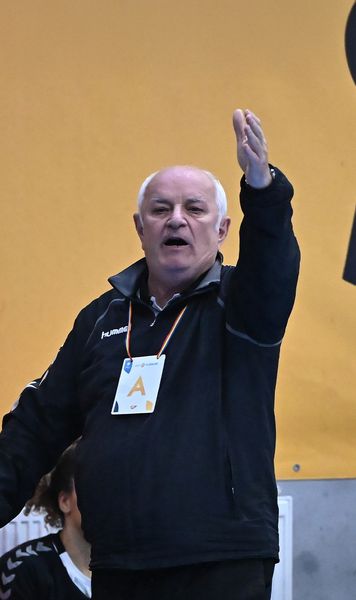 „Tadici a terminat-o psihic”   Noi acuzații grave la adresa antrenorului de la HC Zalău:   „Era nervos că nu i-au ieșit pariurile”  » Cum se apără tehnicianul