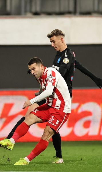 Haos la FCSB  Tavi Popescu a cerut să iasă de pe teren! Gigi Becali: „Crede că îi dau drumul dacă joacă la mișto” + Un jucător   s-a operat fără să anunțe