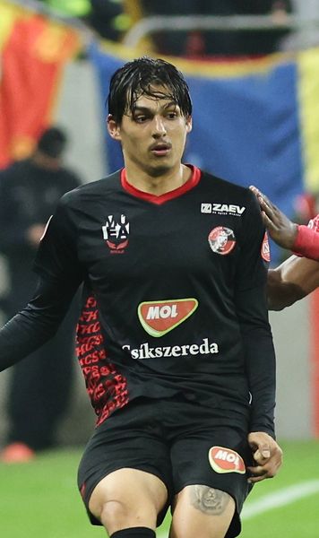 L-a înfuriat pe Ilyeș    FOTO.  Jucătorul de la Csikszereda a fost scos   la doar 20 de minute  după ce intrase pe teren! » Ce s-a întâmplat