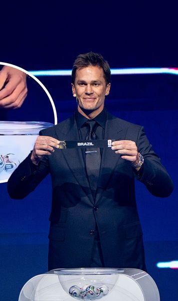 Controversă la tragerea la sorți pentru CM 2026   A luat o bilă, a privit-o și a pus-o la loc. Apoi a extras alta.   Explicațiile celui mai discutat moment