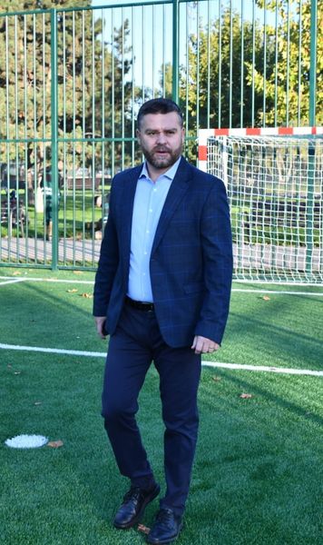 Cu ce echipă ține Ciprian Ciucu  Noul primar al Capitalei nu se poate decide între   Steaua și Rapid  » Ce spune despre „echipa aia din Berceni”