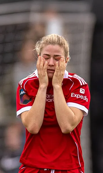 Vedetă de la Liverpool, hărțuită   Jucătoarea „cormoranilor” a fost   nevoită să își angajeze un bodyguard  după ce a fost urmărită de un milionar