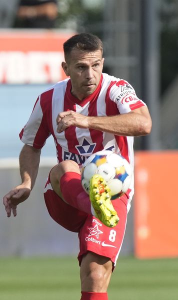 Roman, erou la ultima fază    FOTO.   Reușita superbă a jucătorului de la UTA Arad, care   a decis  meciul cu Petrolul