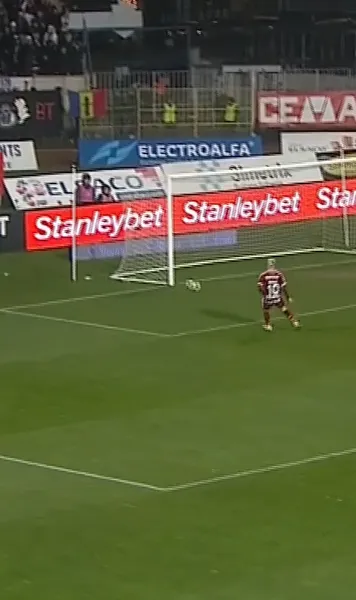 Petrila, ratarea sezonului?!    FOTO:  Jucătorul lui Rapid putea să deschidă scorul în meciul cu Botoșani, dar   s-a făcut de râs