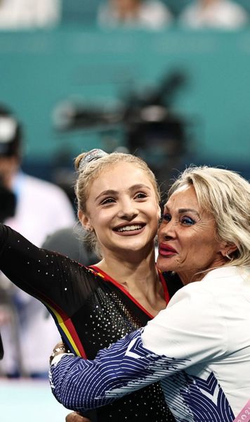 Câți bani ia Camelia Voinea de la ANS  Controversata antrenoare de gimnastică primește o   indemnizație mai mare decât a sportivilor.  Plus rentă viageră