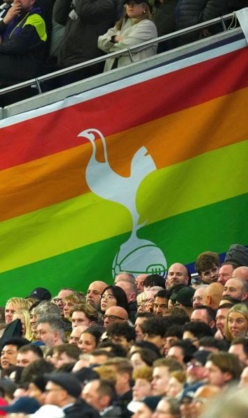 Controversă cu steagul LGBTQ+   A fost mutat   din motive de securitate,  la meciul de Liga Campionilor: „A intervenit UEFA”
