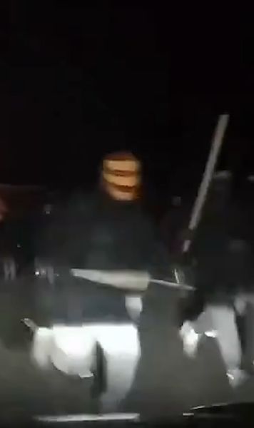 Atacați în Polonia   Suporterii spanioli,   bătuți  cu ciocane și bâte pe autostradă » Ce s-a întâmplat