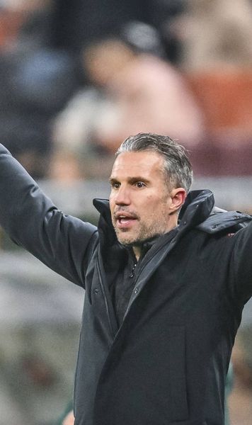 Șocat: „Am abandonat”  Van Persie a spus că Feyenoord a pierdut jocul.   Furie în vestiar pe Arena Națională.  Mesajul dur al fanilor