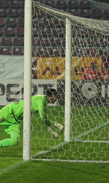 Explicațiile lui Aioani    VIDEO:  Portarul Rapidului, după ce i s-au arătat imaginile de la gafa cu Oțelul:   „N-am mai văzut mingea”