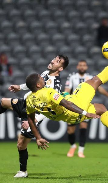 Meci inexplicabil în Portugalia    FOTO.  Au jucat 81 de minute în 10 oameni, dar   au înscris două goluri în prelungiri!  Adversarii au ratat două penalty-uri