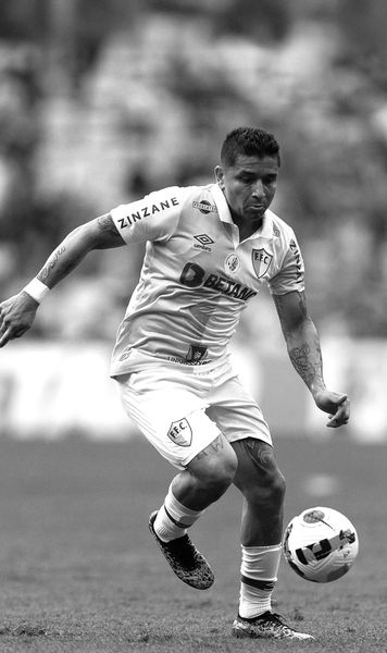 Un fotbalist și soția lui, uciși în plină stradă  Fostul fundaș al naționalei Ecuadorului   primise mai multe amenințări și ceruse pază