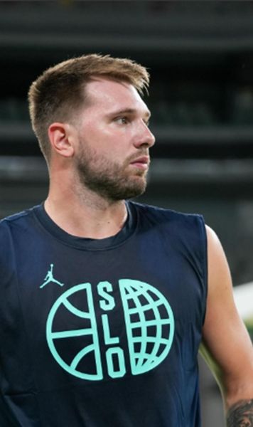 A venit „Luka Claus” la Lakers     FOTO:  Luka Doncic le-a oferit colegilor și staff-ului câte un cadou special.   Cât a costat  + Reacția jucătorilor: „O nebunie”