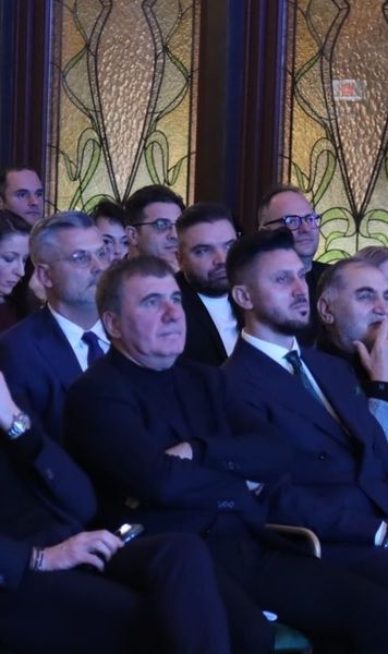 „Baronul Deltei”, lângă Hagi!    FOTO.   Fanii Farului au luat foc și   au boicotat  ultima acțiune » Ce personaj controversat din politică a fost prezent