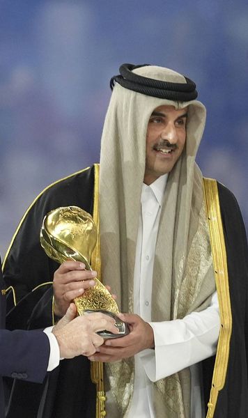 „Favoruri pentru voturi”  Schimbarea radicală a lui Infantino la FIFA.   Comisii triplate, diurne grase,  călătorii, hoteluri: „Face ca Blatter!”