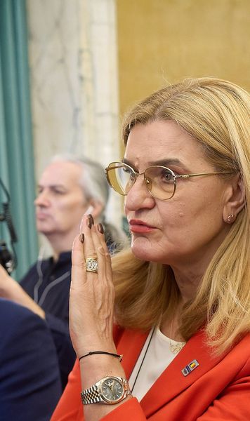 Lipă atacă: „Un boschetar, un bișnițar!”  Acuzată că a primit cadouri Rolex și Louis Vuitton, Lipă susține că „trei indivizi conduc o   campanie de denigrare”