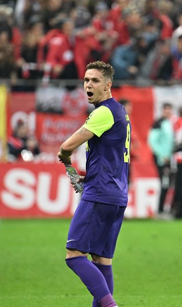 Louis Munteanu, în tricoul FCSB    FOTO:  Atacantul de la CFR Cluj s-a fotografiat în   echipamentul rivalei  » Cum s-a întâmplat