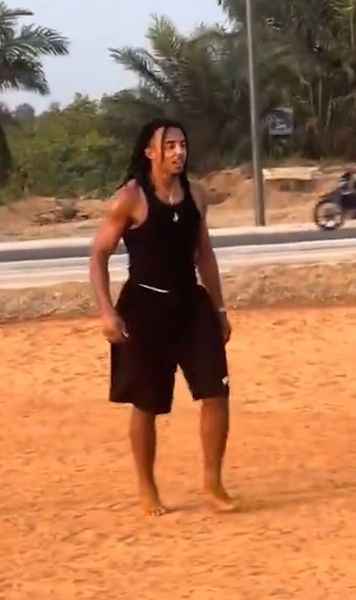 Kounde, pe urmele lui Yamal     VIDEO.  Ce făcea   vedeta Barcelonei  în Benin