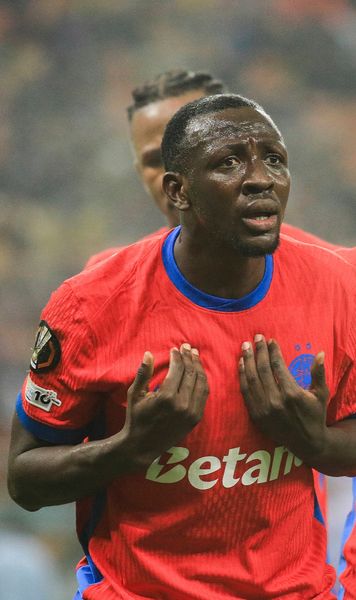 Pedepsit după gafe    FOTO:  Al doilea meci, a doua eroare comisă de   fotbalistul de FCSB  la Cupa Africii » Antrenorul și-a pierdut răbdarea