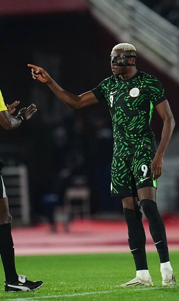 Osimhen, celebrare controversată    FOTO:   Cum a ales starul Nigeriei   să sărbătorească golul  de la Cupa Africii » Arbitrul l-a sancționat
