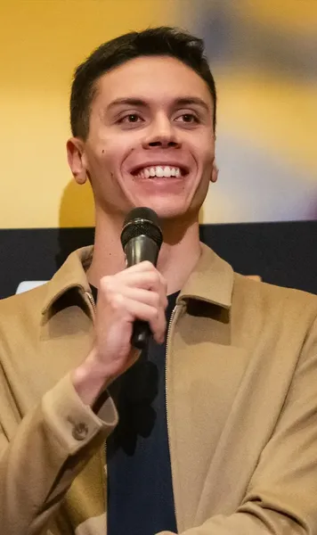 Popovici, exemplu și în afara bazinului  Campionul olimpic a mobilizat sute de mii de euro în   acțiuni umanitare  în 2025: „Nu ne vom opri aici”