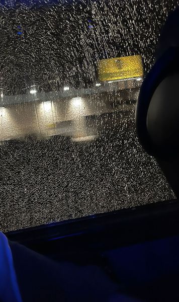 Probleme mari pentru Valencia   Geamul autocarului   a fost spart,  după ce echipa a ajuns din nou într-o situație critică » Reacția clubului