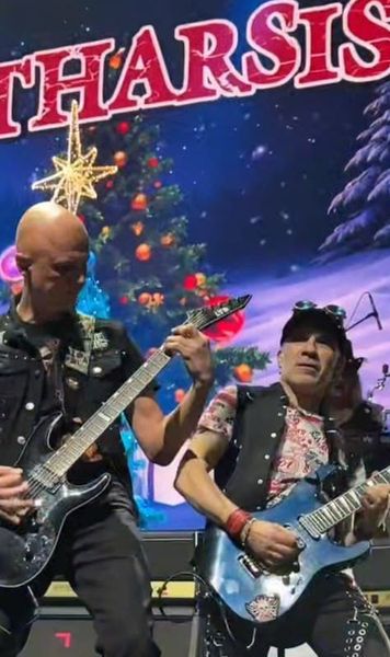 A dat fluierul pe chitară    VIDEO:  Interzis de FIFA și UEFA, un arbitru celebru   a urcat pe scenă  și a uimit pe toată lumea