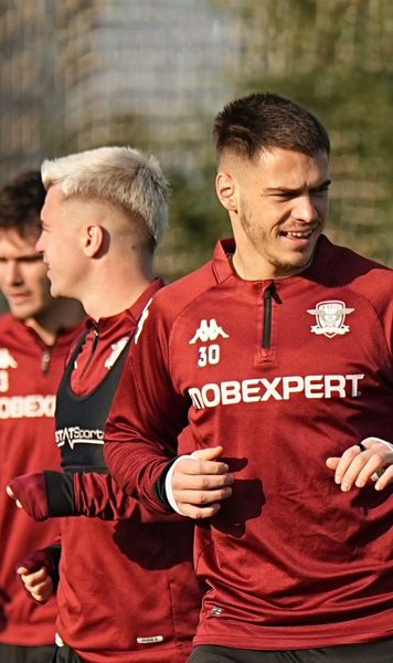 Atenție la Paraschiv!  Noul jucător transferat de Rapid, văzut de   GOLAZO.ro  la antrenament. Ce a descoperit atacantul
