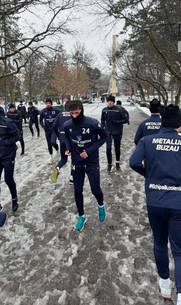 Antrenament atipic    FOTO:  Locul inedit în care s-a pregătit o echipă care   vrea să promoveze  în Liga 1