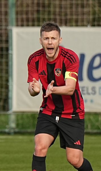 „Vă bateți joc!”    FOTO-VIDEO:  Au uitat că e amical! Eugen Neagoe și Burak Yilmaz, nervoși la   Petrolul - Gaziantep:  „De ce lăsați mingea să iasă?”