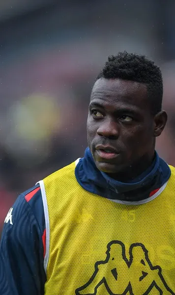 Revine Balotelli  Atacantul italian ar fi semnat cu o echipă din   Emiratele Arabe Unite,  după experiența dezamăgitoare de la Genoa